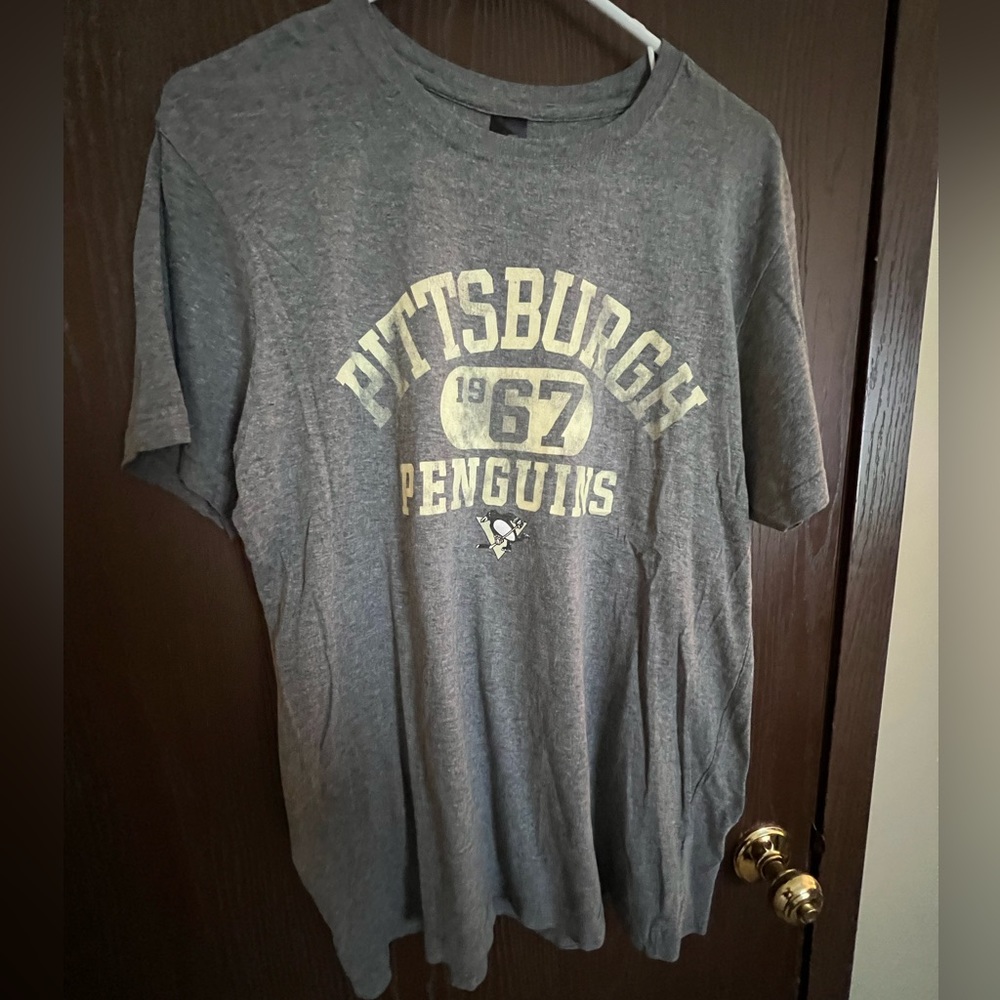 Pittsburgh Penguins Grey Short Sleeve Tee